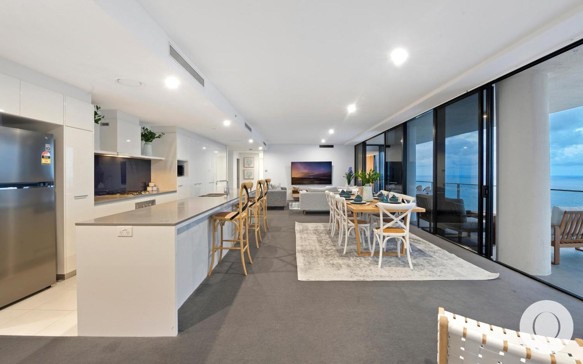 5 Bedroom Executive Sub Penthouse In The Heart Of Surfers With Full Ocean Views - Sleeps 12 - Circle On Cavill Amazing!! ゴールドコースト エクステリア 写真